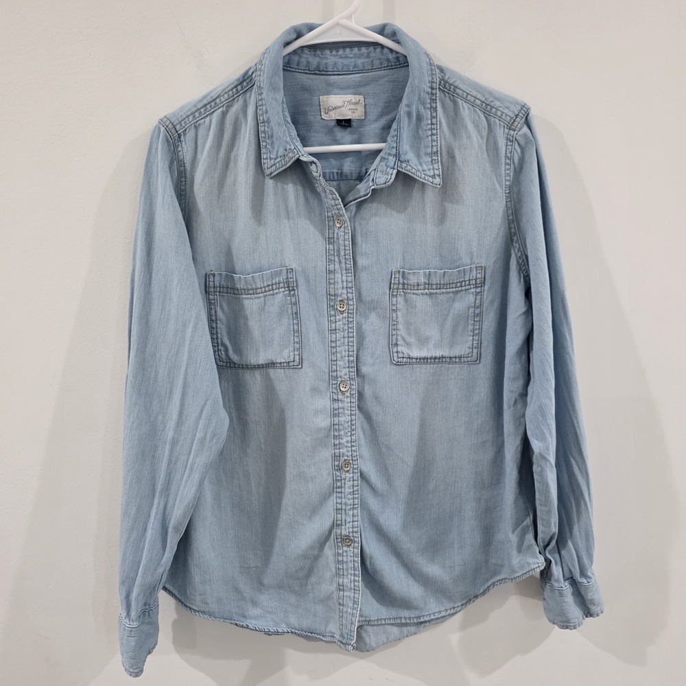Universal Thread Womens Chambray Button Up Shirt Size Large Blue Cowgirl